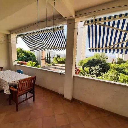 Great For 5 Near Center Apartmán