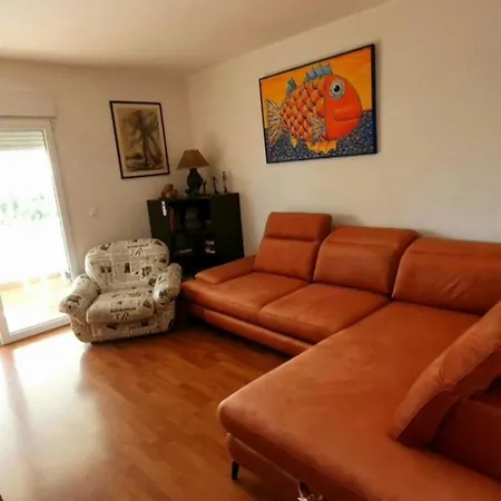 Great Apartment For 5 Near City Center Split