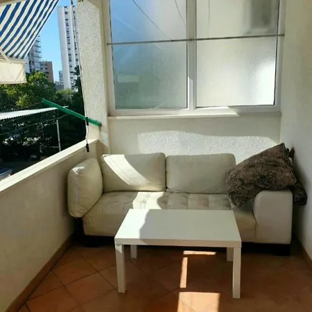 Great Apartment For 5 Near City Center *