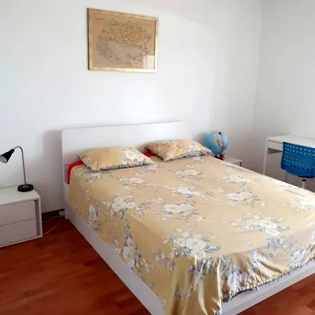 Great For 5 Near Center Apartmán