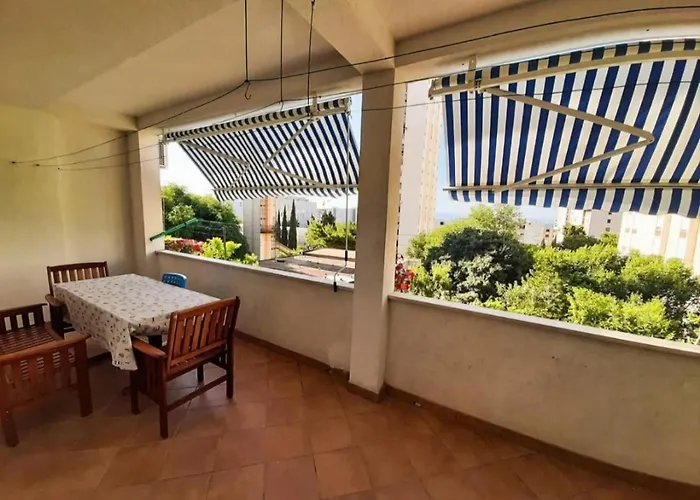 Great For 5 Near Center דירה