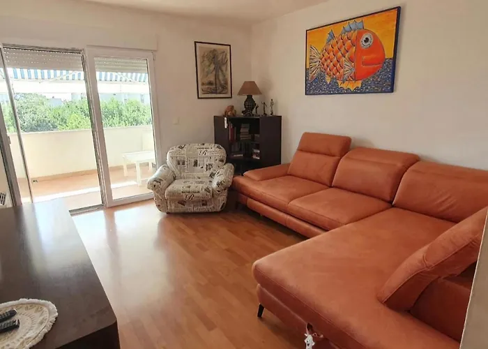 Great For 5 Near Center ספליט